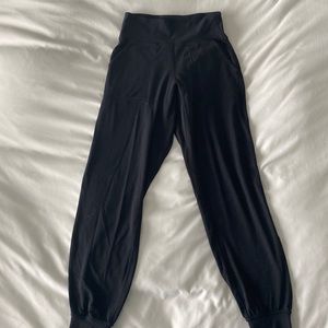 Lululemon tights, worn a few times but in good condition